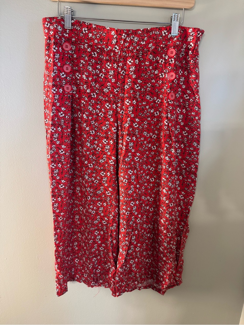 JOE B by JOE BENBASSET Women's Floral Wide Leg Cropped Pants Red & White LARGE